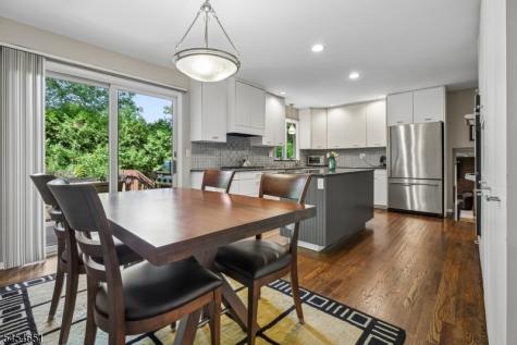 18 Holly Drive Roxbury NJ 07876