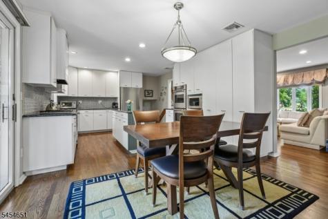 18 Holly Drive Roxbury NJ 07876