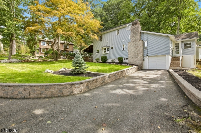 2 Whaleback Waddy Denville NJ 07834