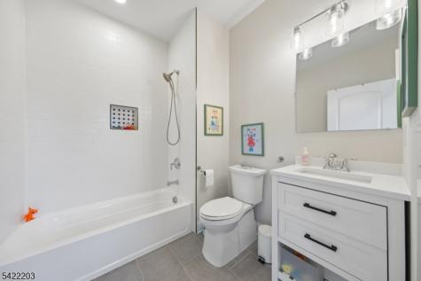 35 Lee Road Livingston NJ 07039