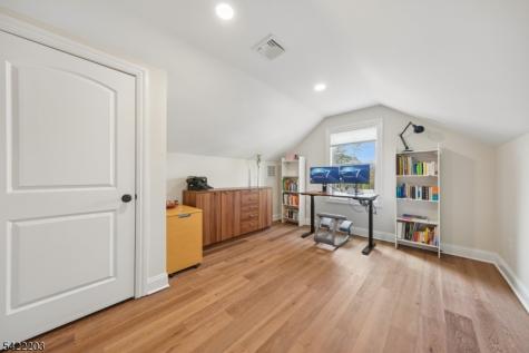 35 Lee Road Livingston NJ 07039