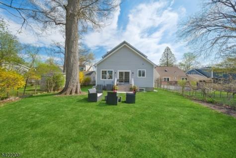 35 Lee Road Livingston NJ 07039