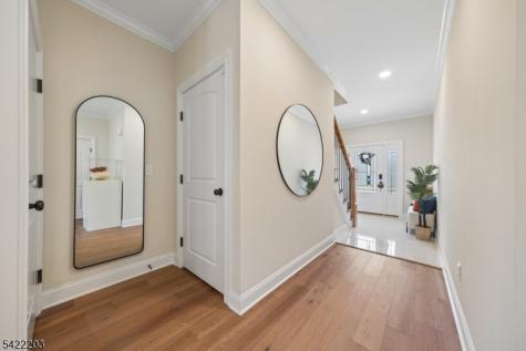 35 Lee Road Livingston NJ 07039