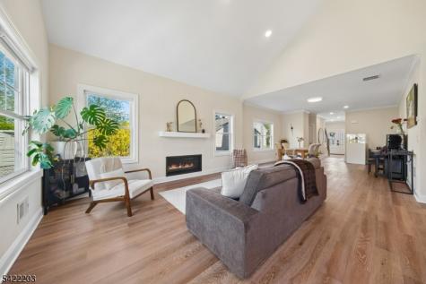 35 Lee Road Livingston NJ 07039