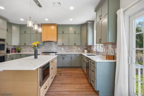 35 Lee Road Livingston NJ 07039