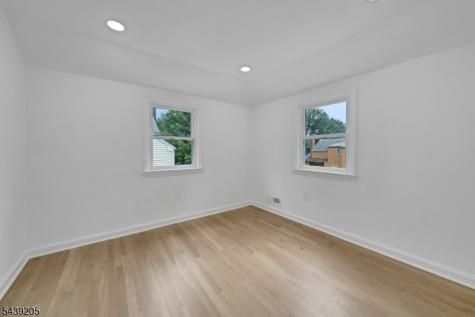 12 Lerome Place Teaneck NJ 07666