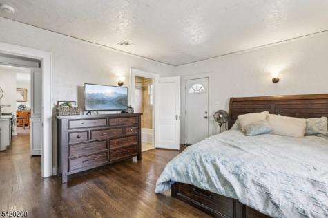 16 Jones Place West Orange NJ 07052