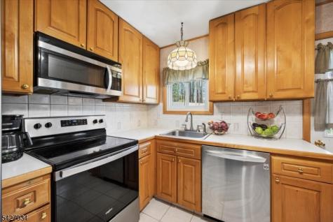 77 Brooklyn Road Stanhope NJ 07874
