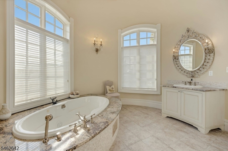 15 Mountainview Court Totowa NJ 07512