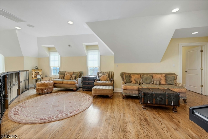 15 Mountainview Court Totowa NJ 07512