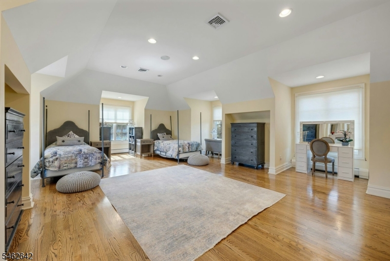 15 Mountainview Court Totowa NJ 07512