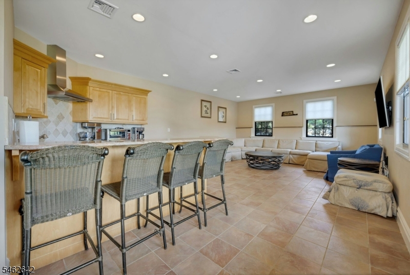 15 Mountainview Court Totowa NJ 07512