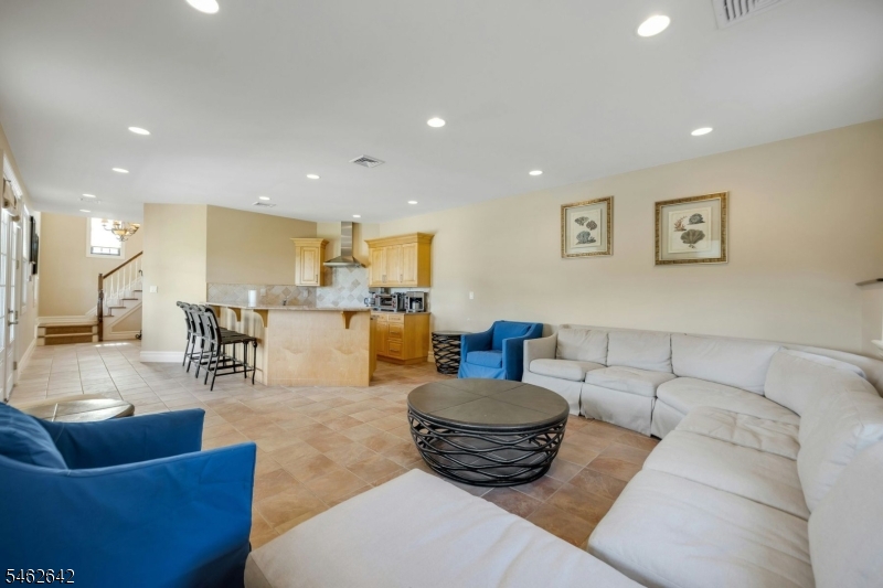 15 Mountainview Court Totowa NJ 07512