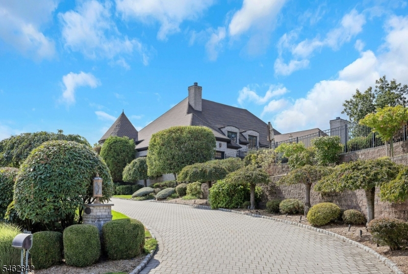15 Mountainview Court Totowa NJ 07512