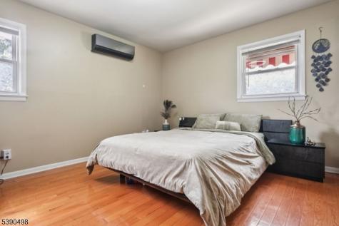 657 Barron Avenue Woodbridge NJ 07095