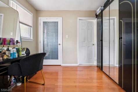 657 Barron Avenue Woodbridge NJ 07095