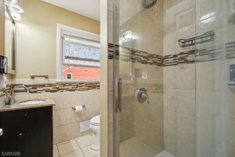 657 Barron Avenue Woodbridge NJ 07095