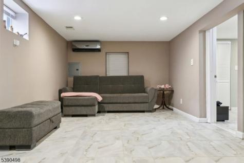 657 Barron Avenue Woodbridge NJ 07095