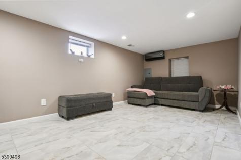 657 Barron Avenue Woodbridge NJ 07095