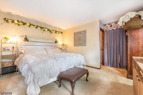 7 Woodbine Lane Sparta NJ 07871