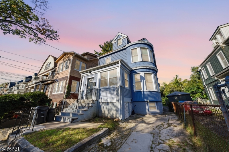 27 Richelieu Terrace Newark NJ 07106