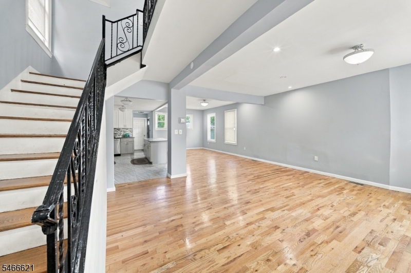 27 Richelieu Terrace Newark NJ 07106