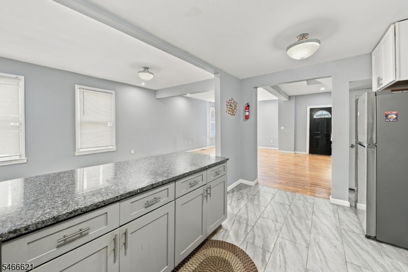 27 Richelieu Terrace Newark NJ 07106