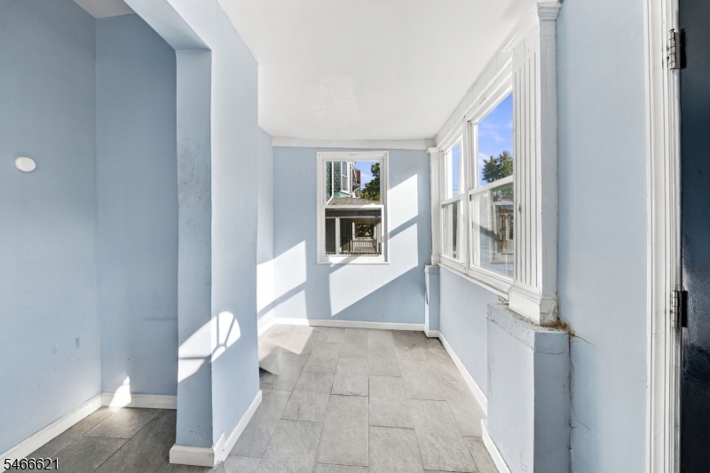 27 Richelieu Terrace Newark NJ 07106