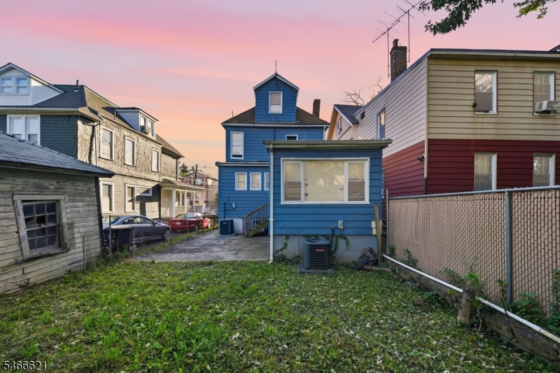 27 Richelieu Terrace Newark NJ 07106