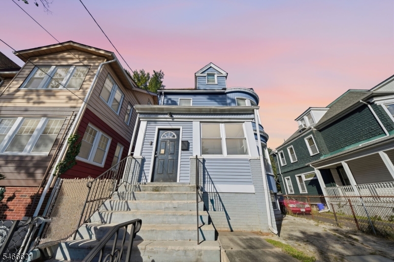 27 Richelieu Terrace Newark NJ 07106