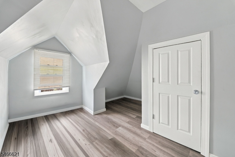 27 Richelieu Terrace Newark NJ 07106