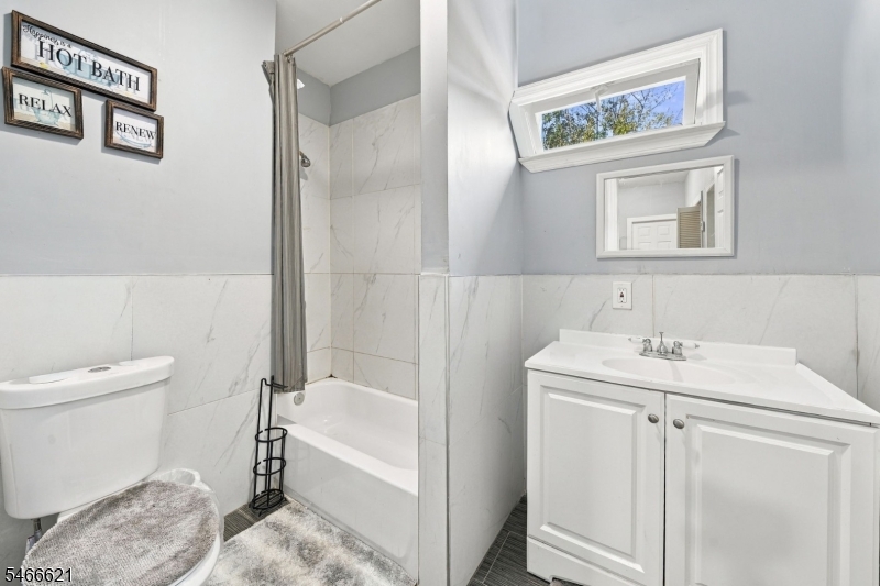 27 Richelieu Terrace Newark NJ 07106