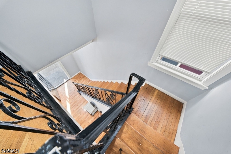 27 Richelieu Terrace Newark NJ 07106