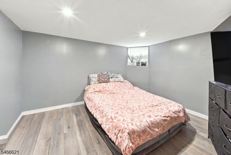27 Richelieu Terrace Newark NJ 07106