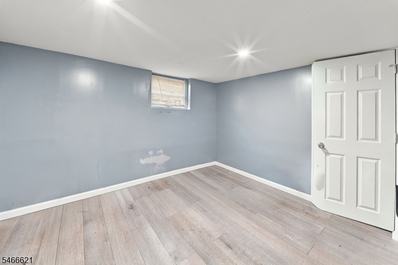 27 Richelieu Terrace Newark NJ 07106