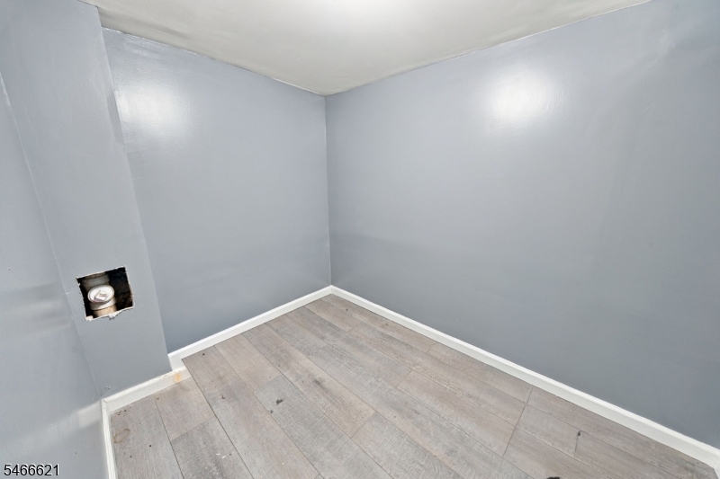 27 Richelieu Terrace Newark NJ 07106