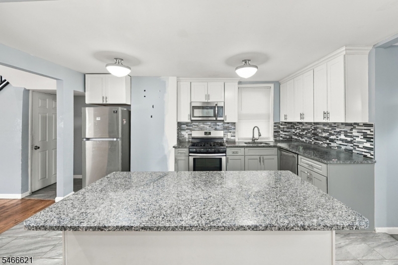 27 Richelieu Terrace Newark NJ 07106