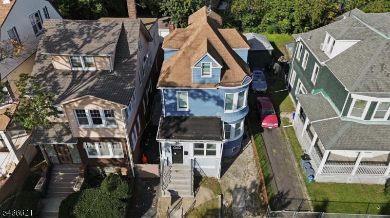 27 Richelieu Terrace Newark NJ 07106