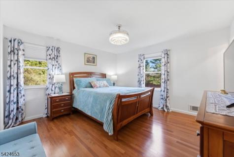 16 Hogback Road Franklin NJ 08867