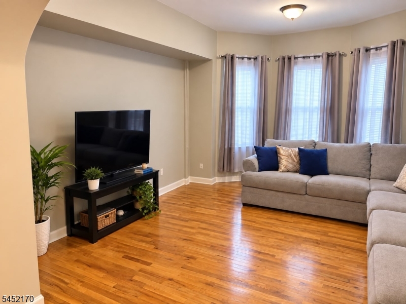 4 Hawthorne Place East Orange NJ 07018