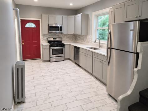 4 Hawthorne Place East Orange NJ 07018
