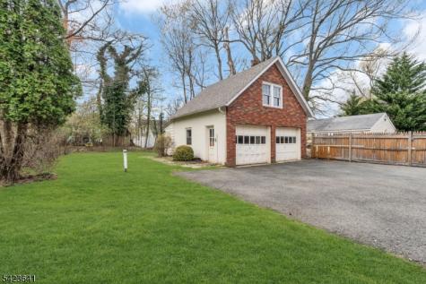 24 Hollywood Avenue Cranford NJ 07016