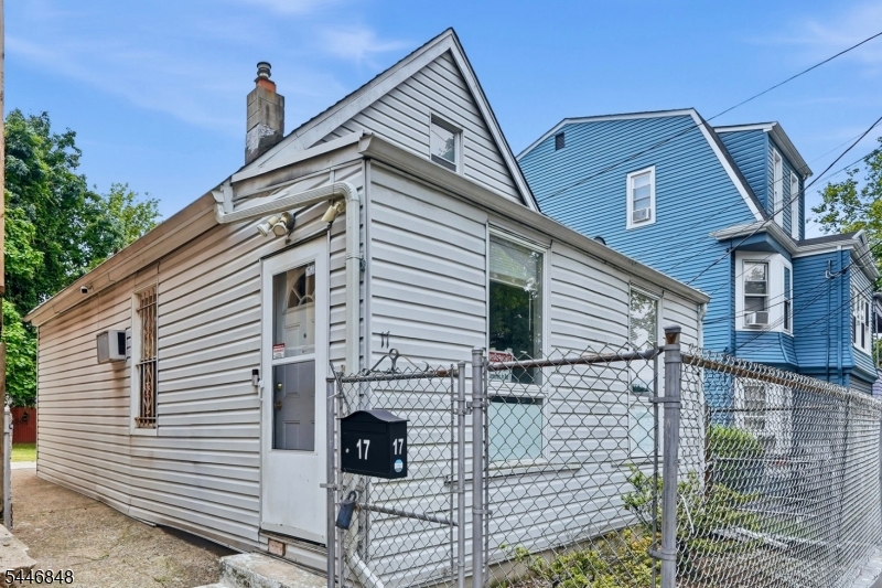 17 Highland Terrace Irvington NJ 07111