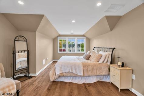 1050 Lawrence Avenue Westfield NJ 07090