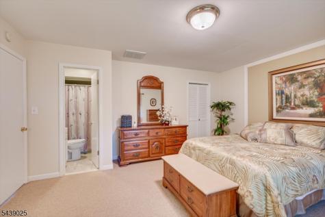 30 Walnut Street Edison NJ 08817