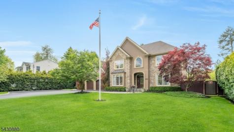 303 Rockland Avenue River Vale NJ 07675