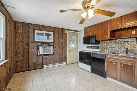 398 Riegelsville Road Holland NJ 08848