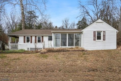 398 Riegelsville Road Holland NJ 08848