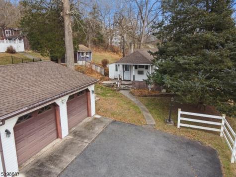 398 Riegelsville Road Holland NJ 08848