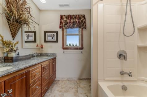 3 Ewing Drive Raritan NJ 08822